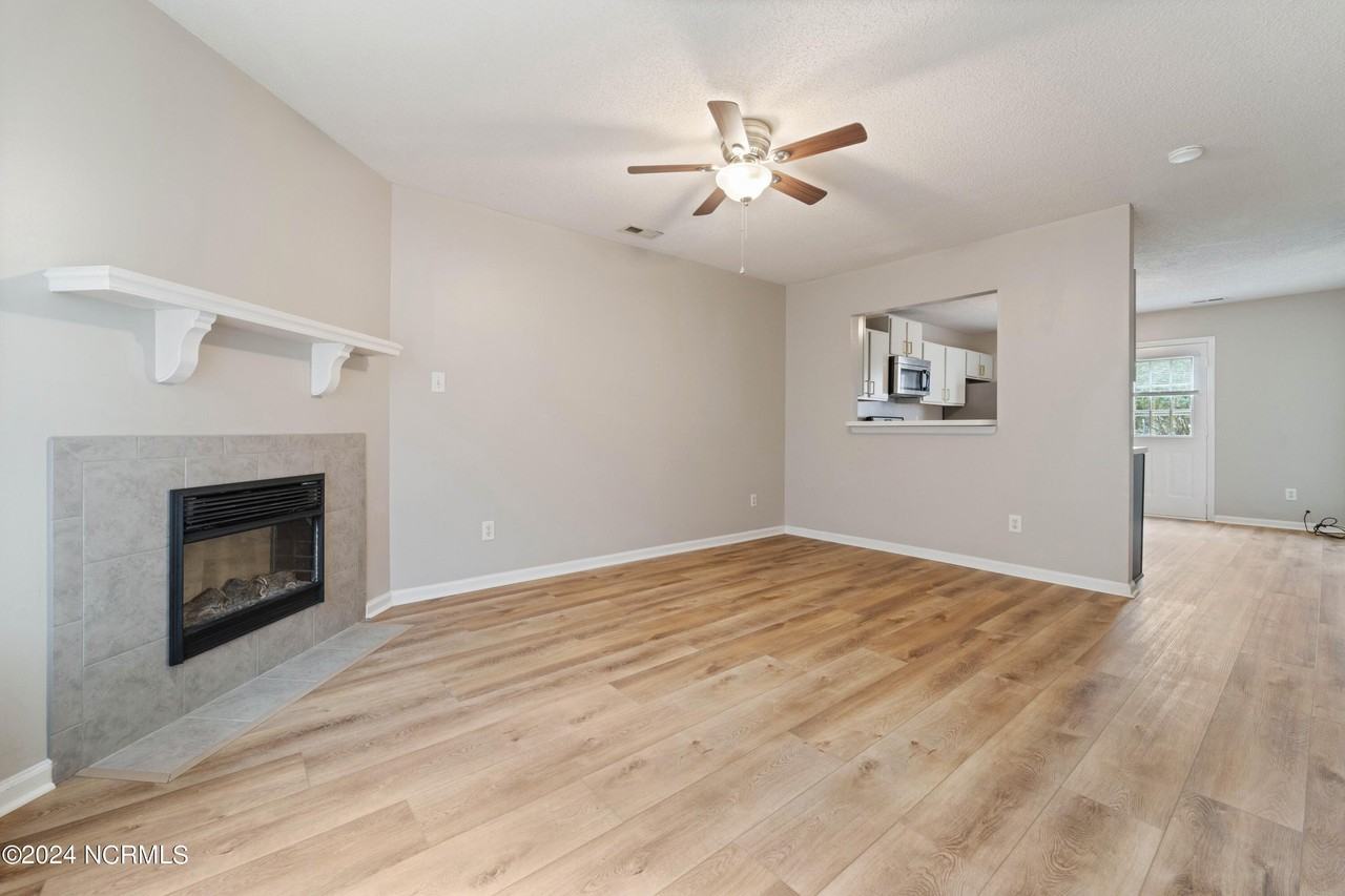 1072 W Pueblo Dr - Photo 2 of 19