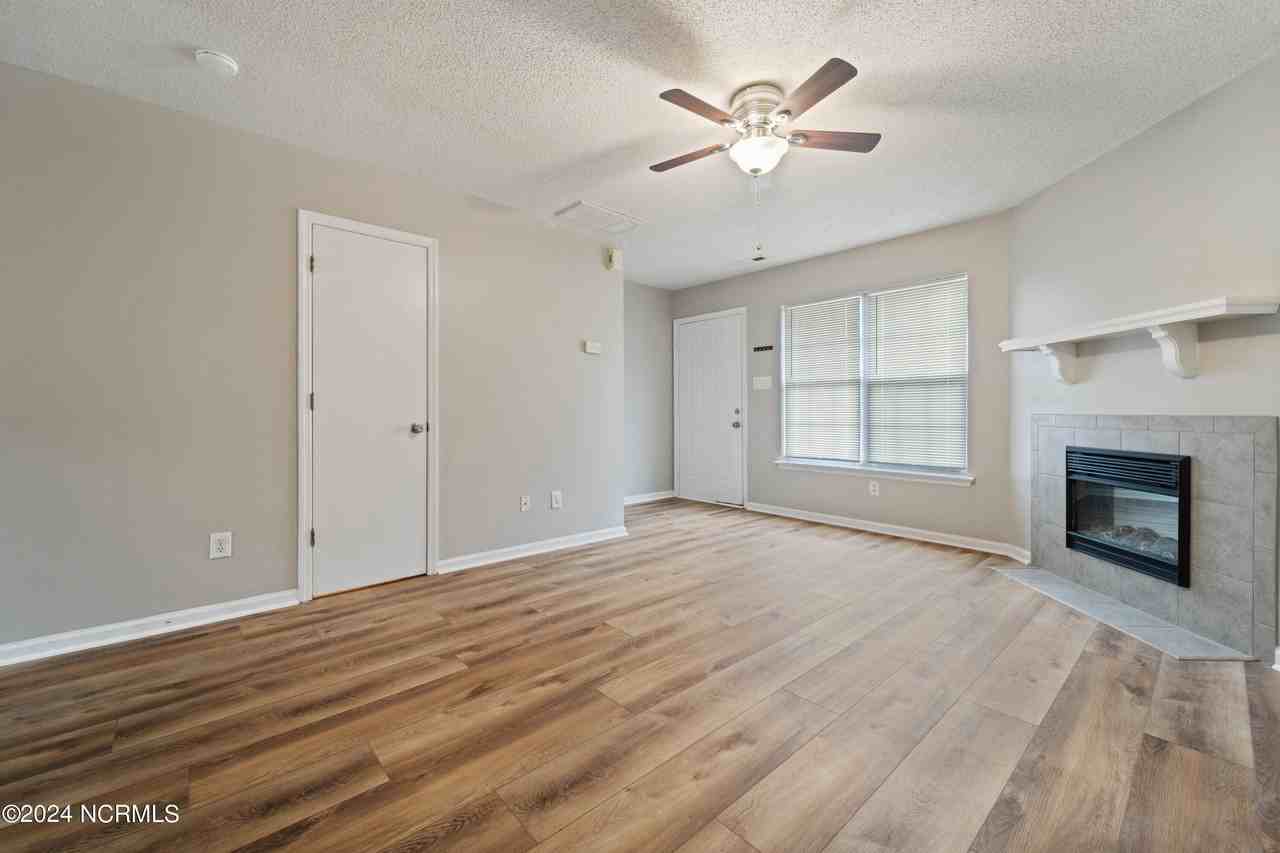 1072 W Pueblo Dr - Photo 3 of 19
