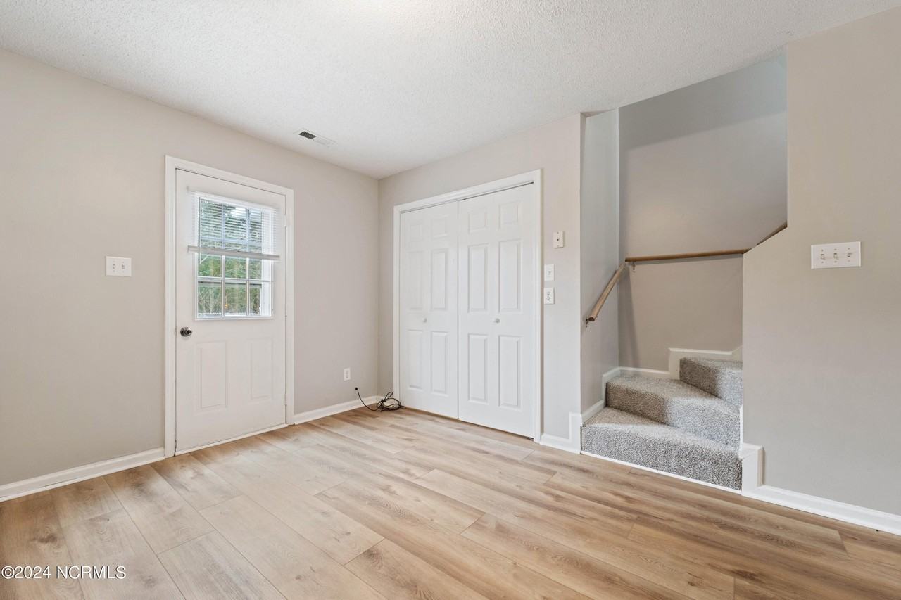 1072 W Pueblo Dr - Photo 5 of 19