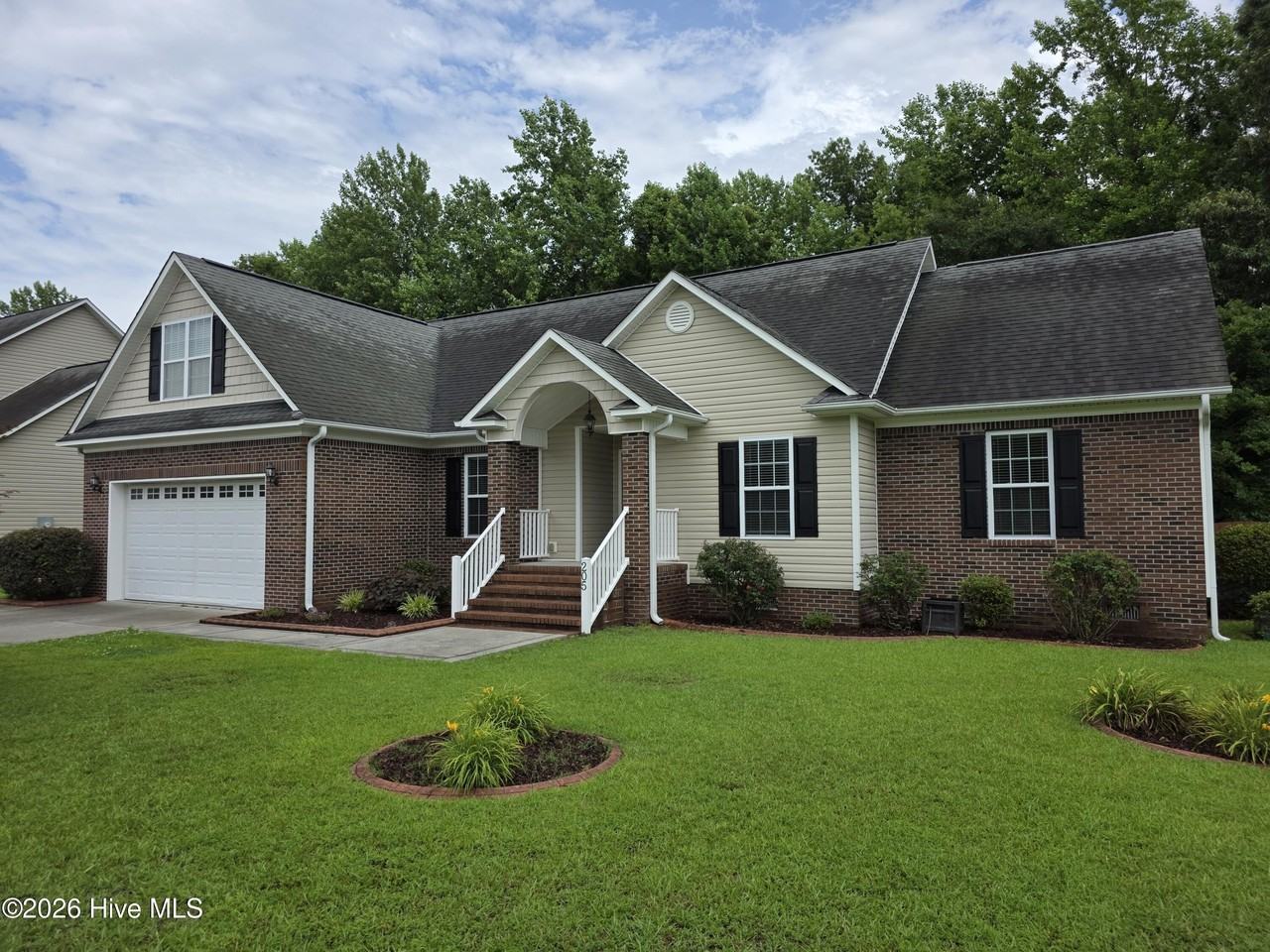 205 Woodberry Pl - Photo 2 of 36