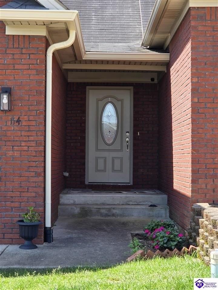 114 Twin Lakes Dr - Photo 2 of 3