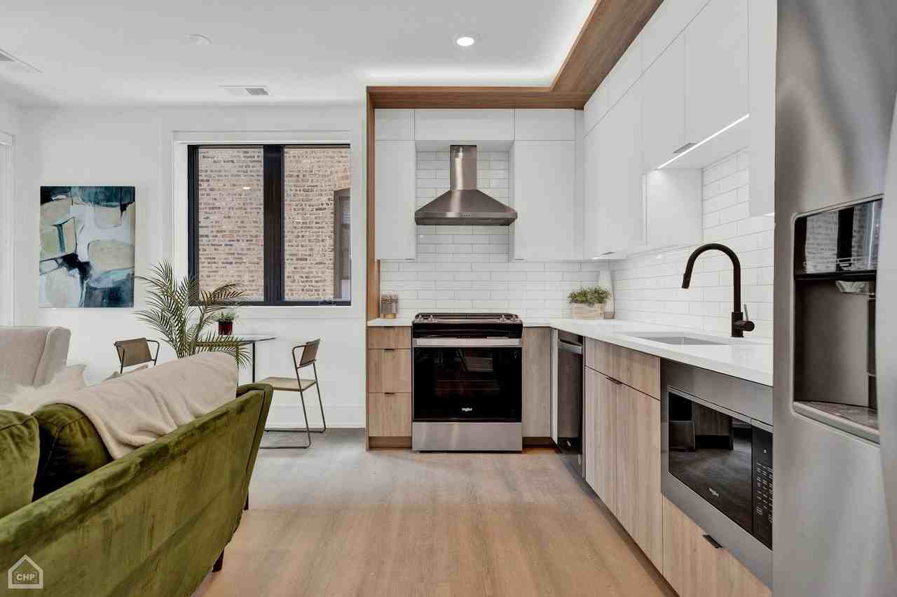 1613 W Belmont Ave, Chicago, IL - Photo 3 of 26