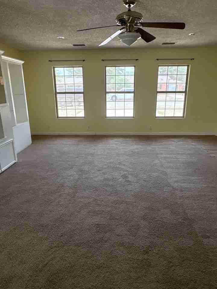 5518 16th Pl - Photo 2 of 8