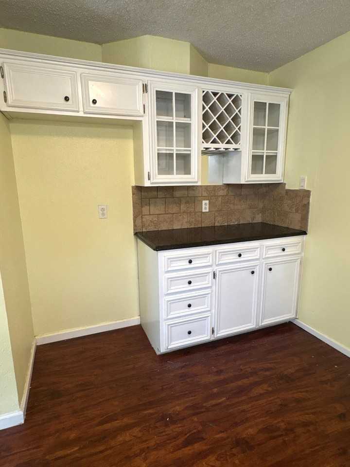 5518 16th Pl - Photo 4 of 8