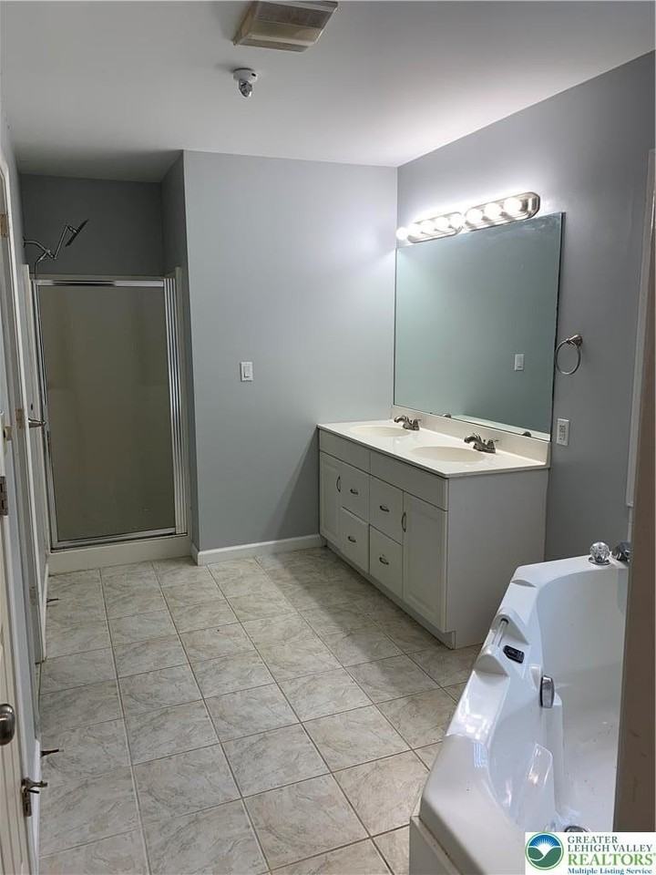 520 Eagle Dr - Photo 7 of 18