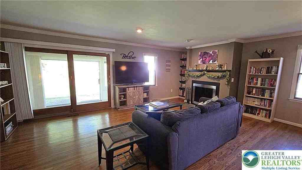 194 Springhouse Rd - Photo 5 of 34
