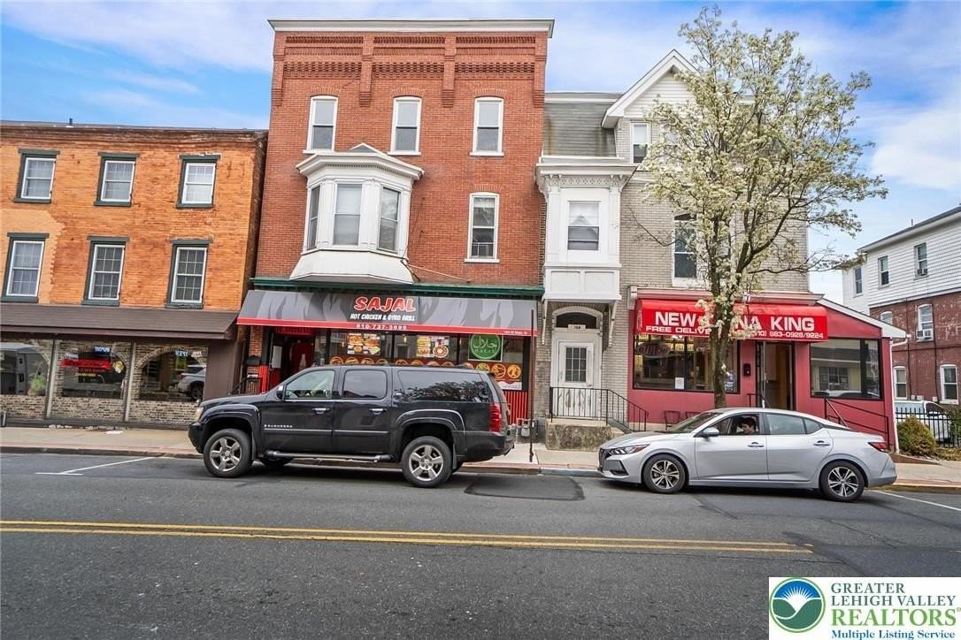 164 W Main St
