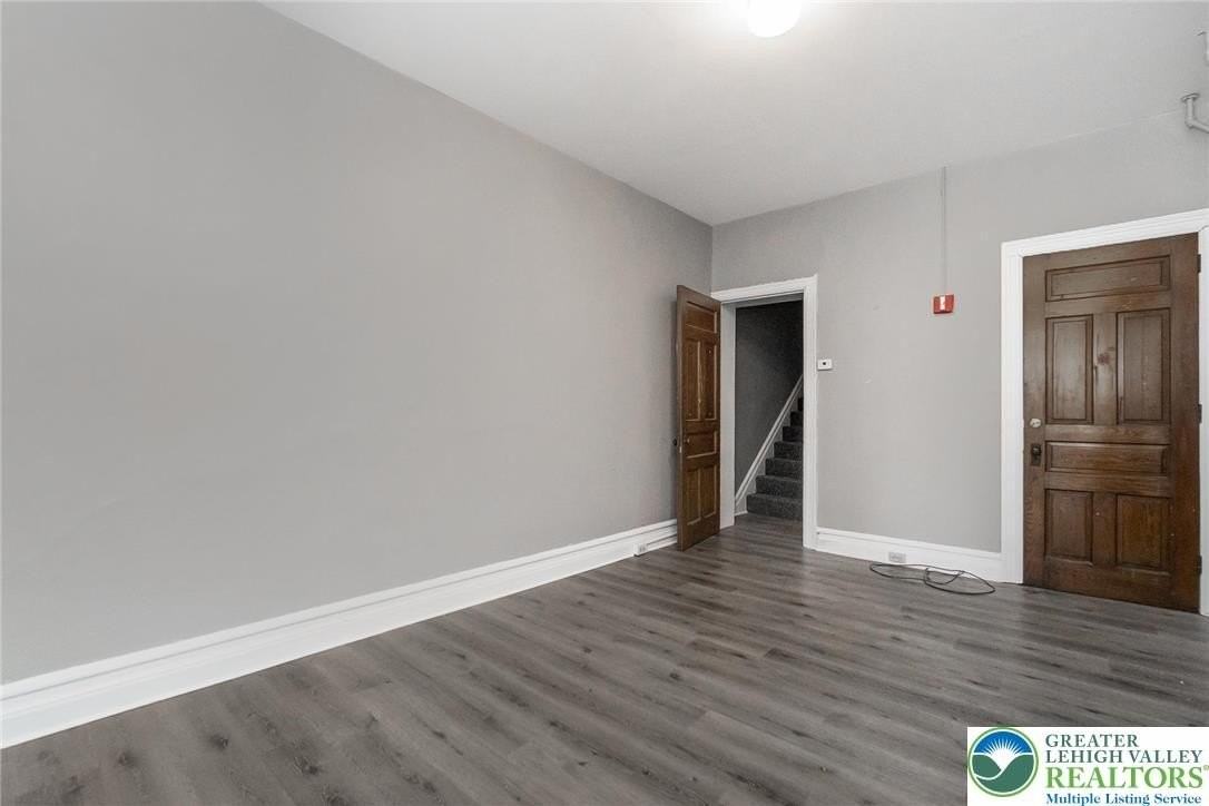 164 W Main St - Photo 7 of 25
