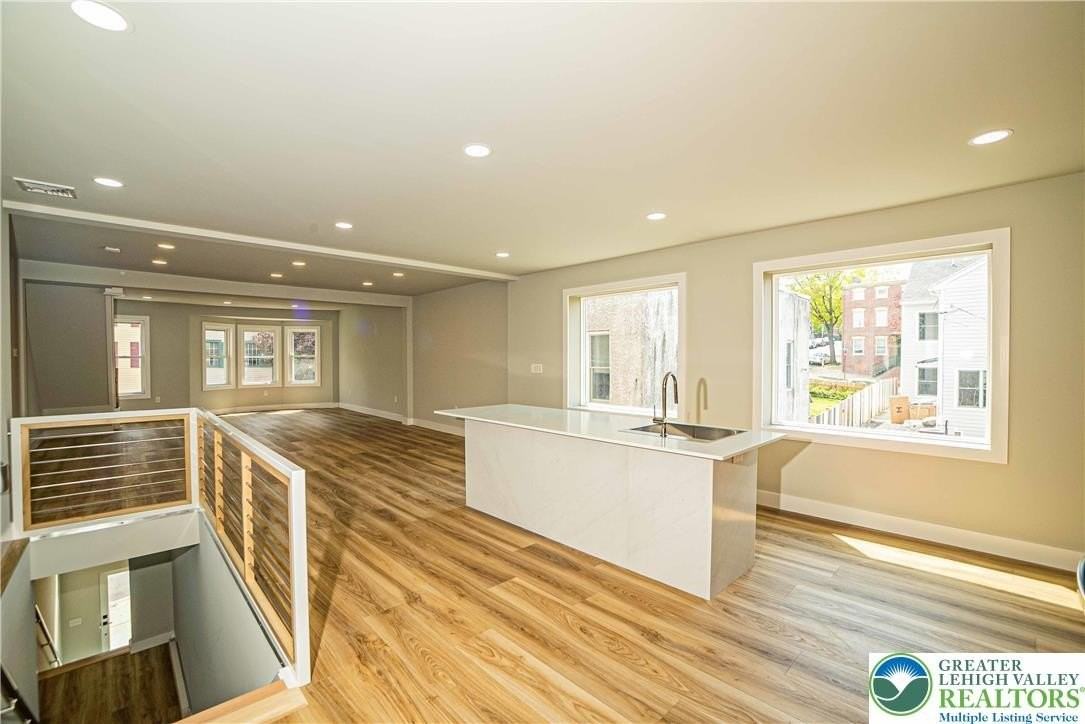 521 Ferry St #PH - Photo 3 of 19