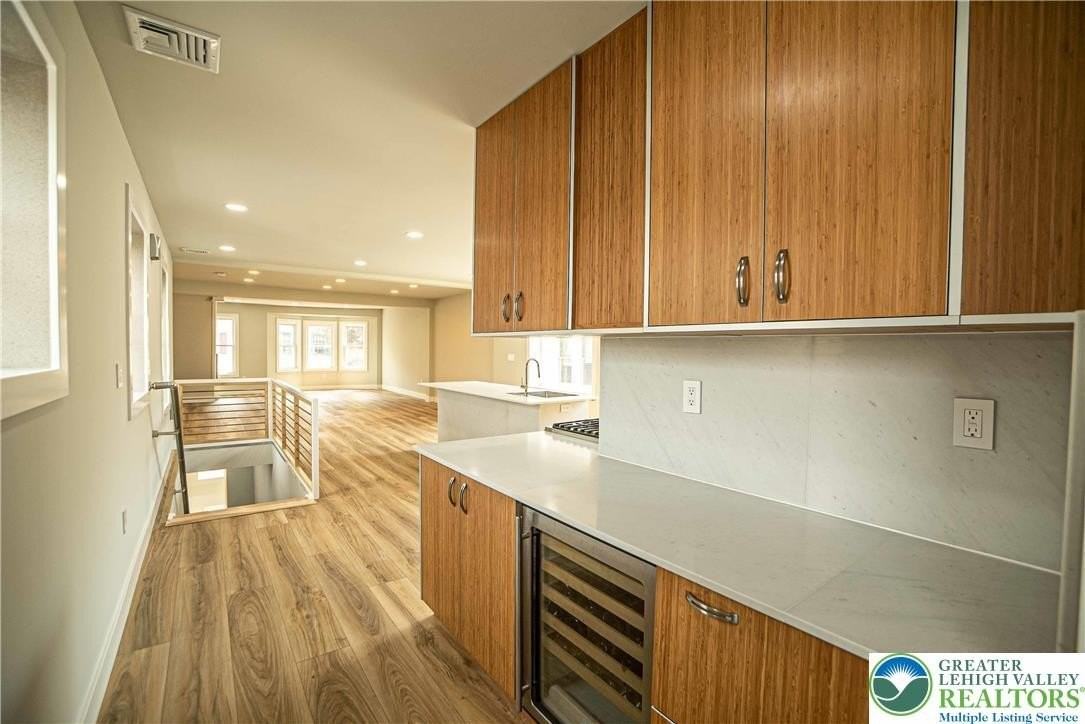 521 Ferry St #PH - Photo 4 of 19