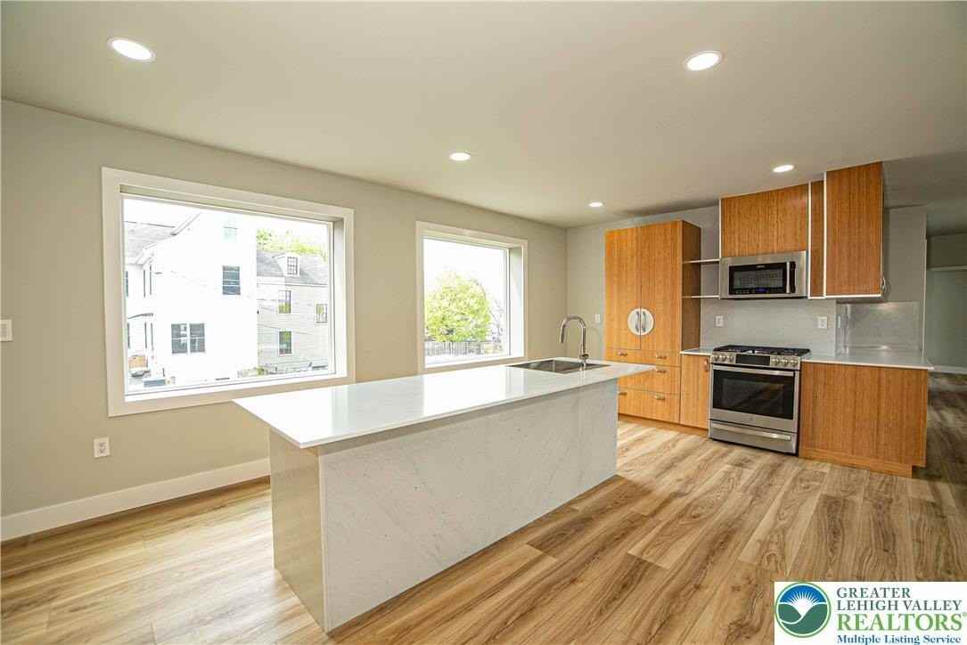 521 Ferry St #PH - Photo 5 of 19
