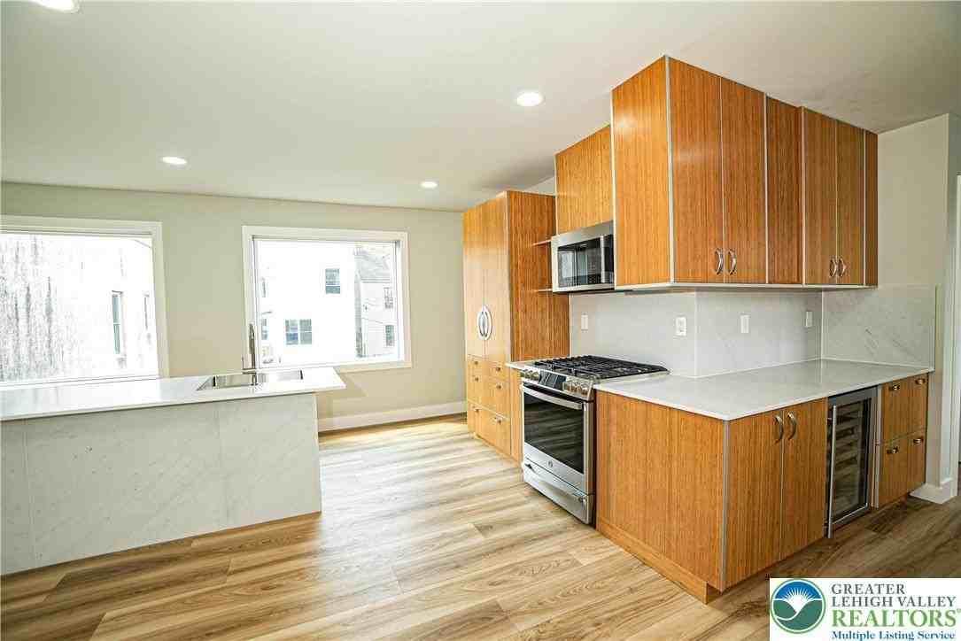 521 Ferry St #PH - Photo 6 of 19