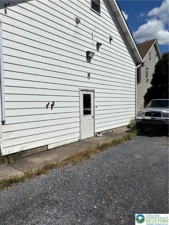 3951 Mountain View Dr - Photo 2 of 17