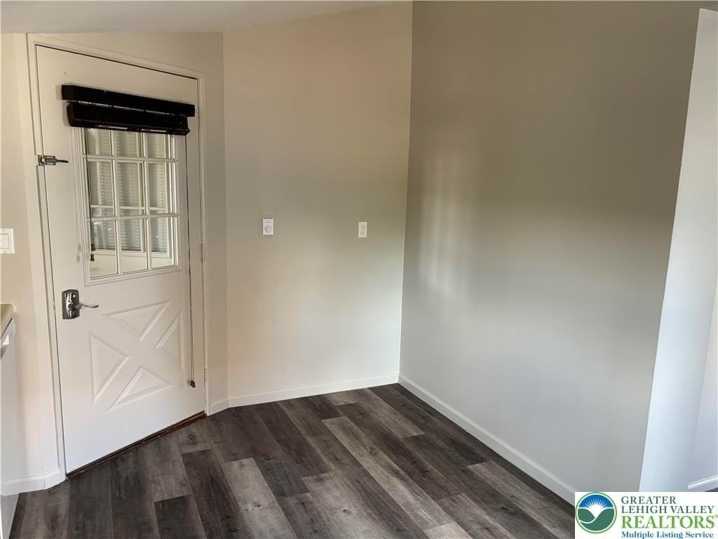 3951 Mountain View Dr - Photo 4 of 17