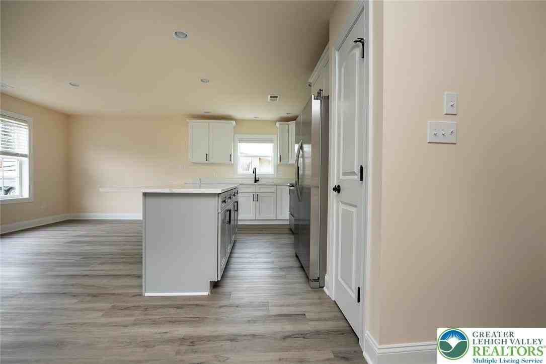160 William St - Photo 6 of 24