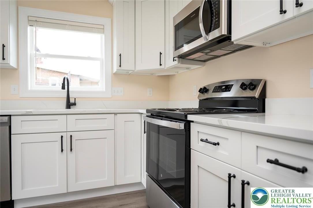 160 William St - Photo 7 of 24