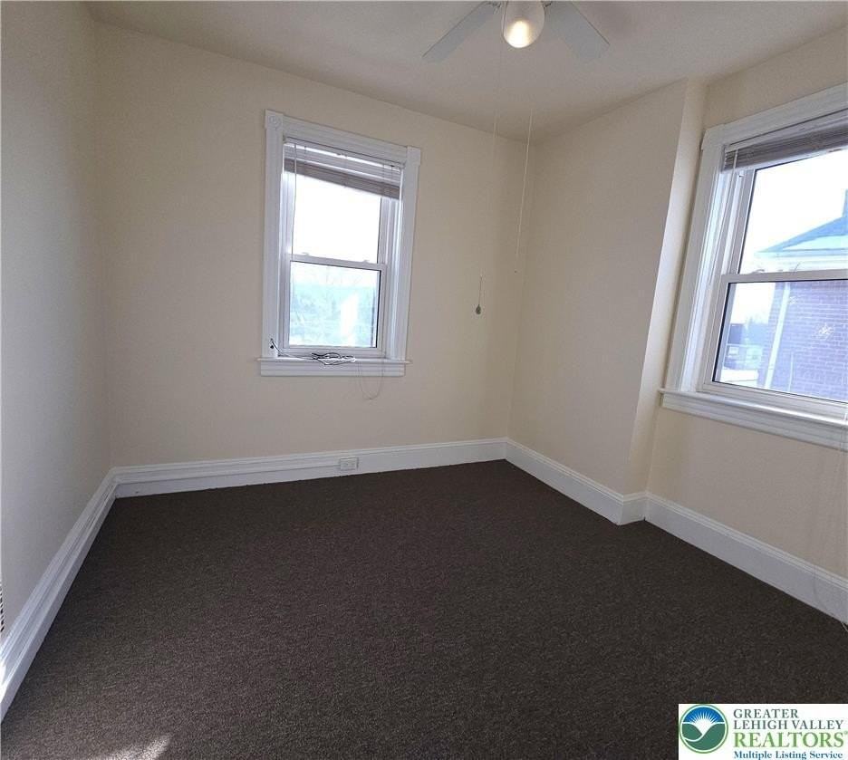 830 Media St - Photo 7 of 8