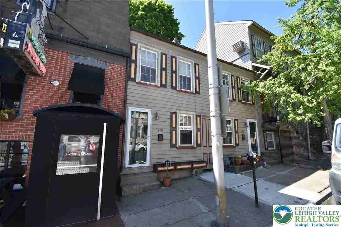 140 Spring Garden St - Photo 2 of 9
