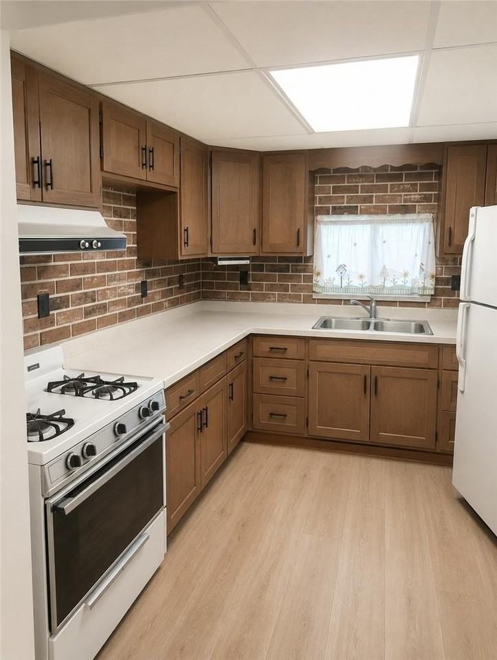 229 N Peach St - Photo 3 of 8
