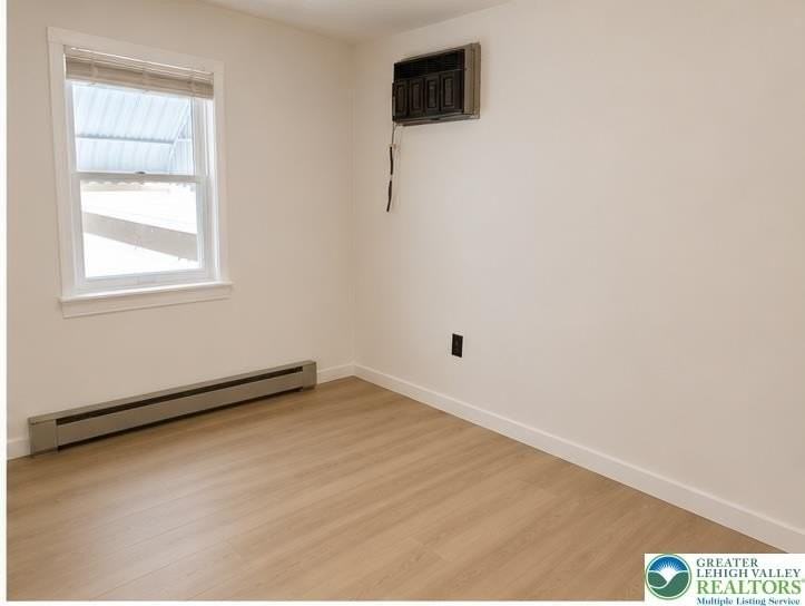 229 N Peach St - Photo 6 of 8