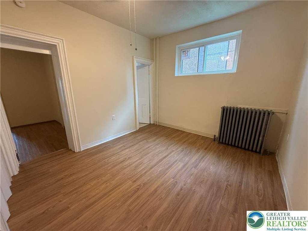 305 N 2nd St #1 - Photo 6 of 10