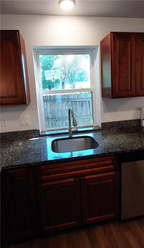 315 Clearfield St - Photo 7 of 10