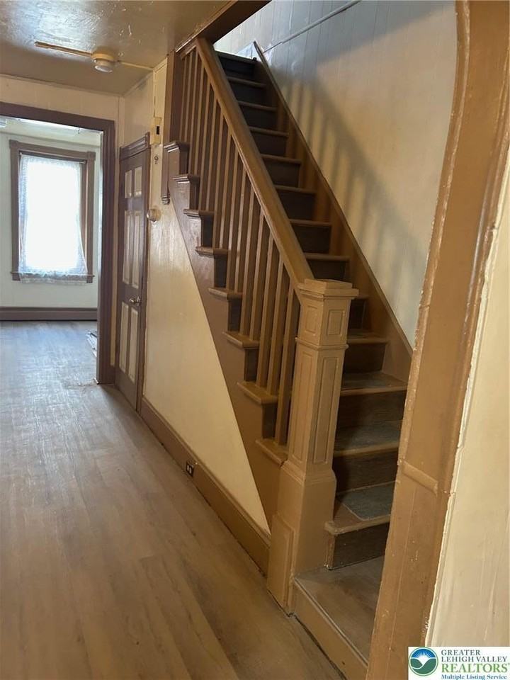 740 Laufer St - Photo 6 of 16