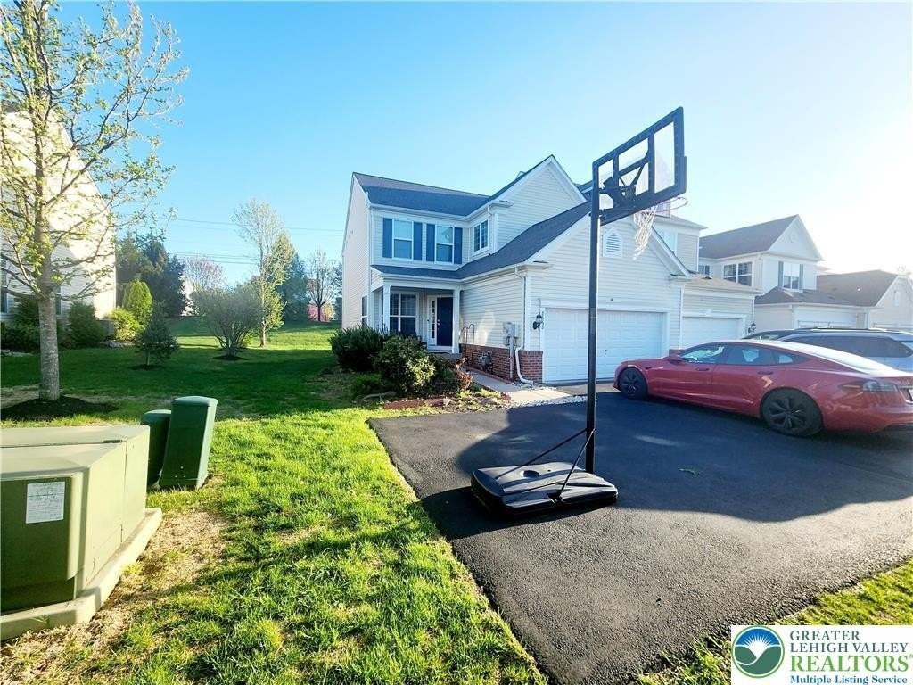 8668 Mayfair Ct - Photo 4 of 30