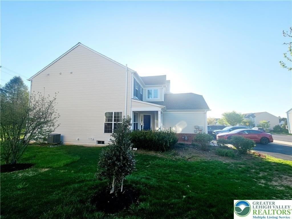8668 Mayfair Ct - Photo 5 of 30