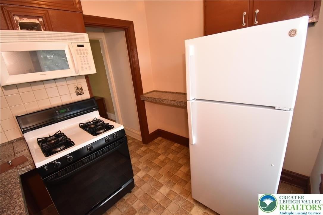 215 Cattell St #2ndFL - Photo 6 of 12