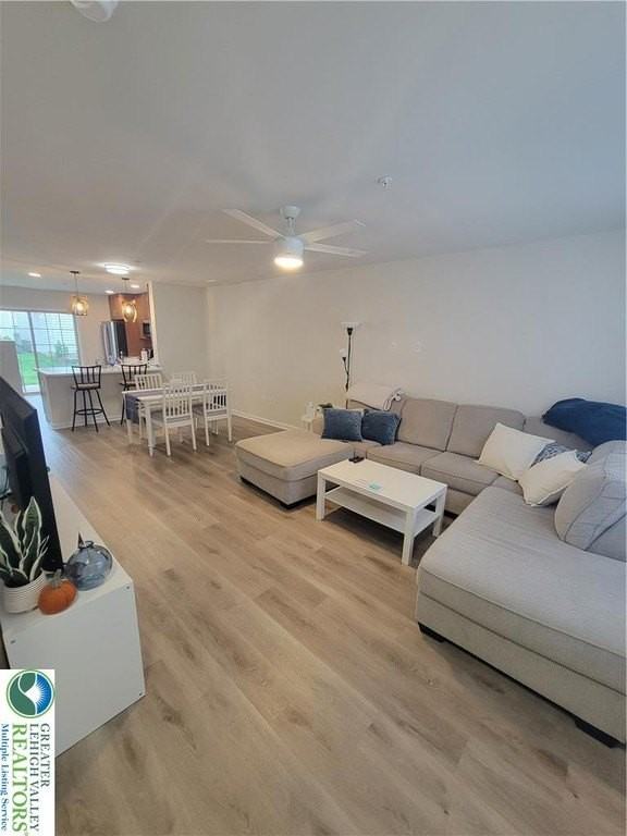 326 E Frankford St - Photo 2 of 18