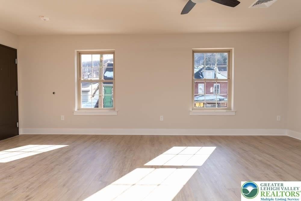 1275 E 4th St #202 - Photo 4 of 24