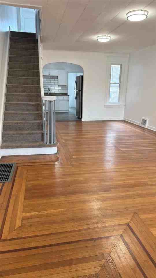 450 Hanover Ave - Photo 3 of 26