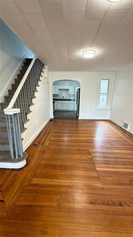 450 Hanover Ave - Photo 4 of 26