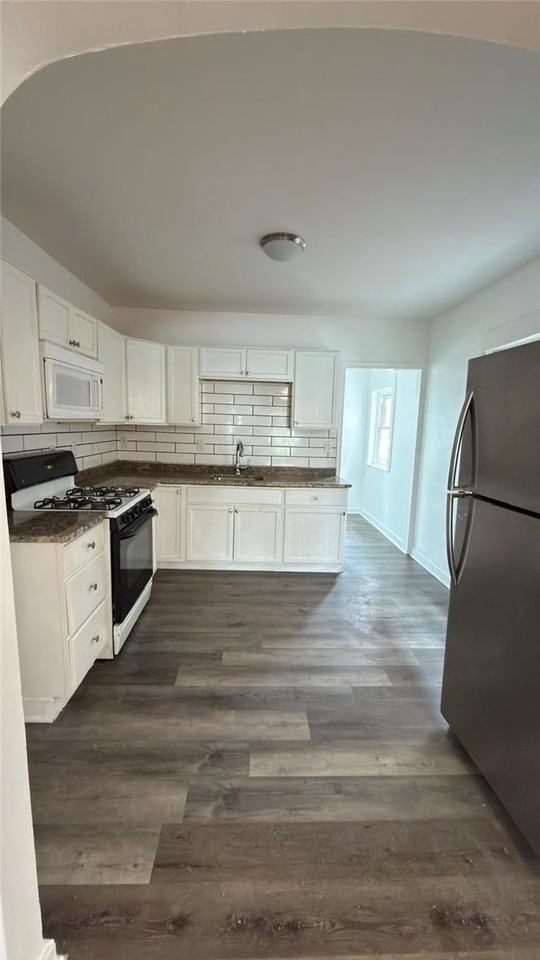 450 Hanover Ave - Photo 6 of 26