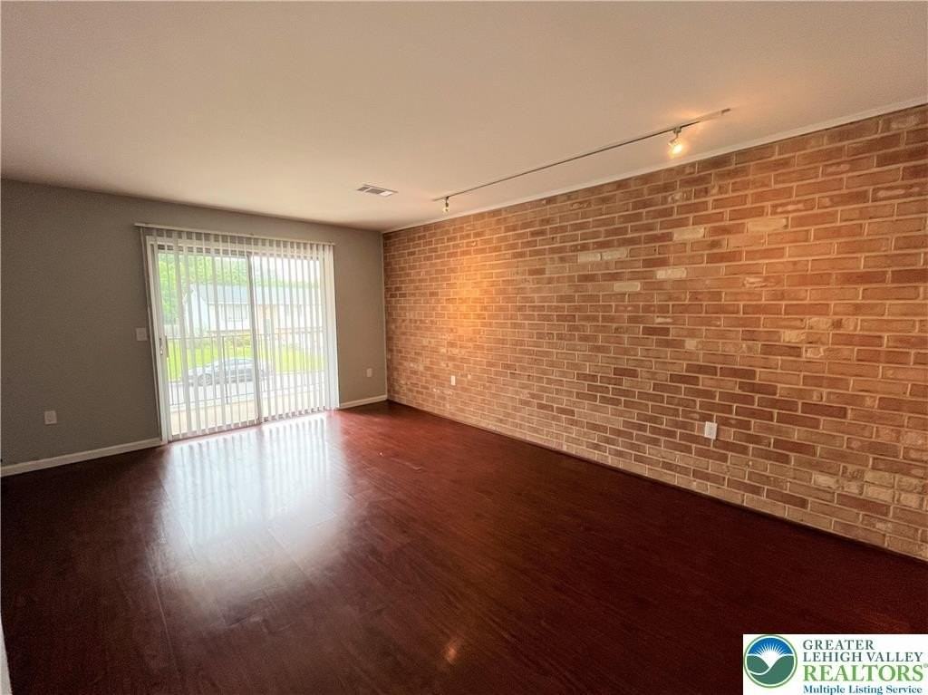 4053 Vaughn St - Photo 2 of 19