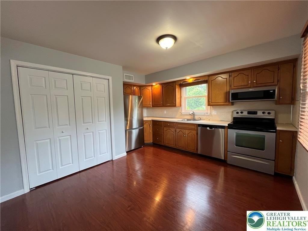 4053 Vaughn St - Photo 7 of 19