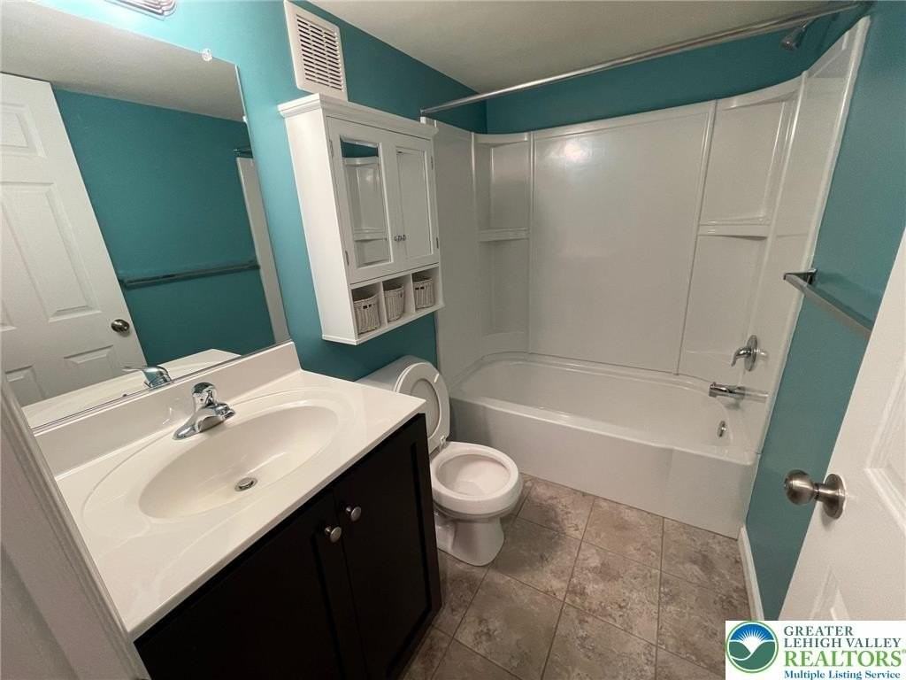 304 Central Park Ave - Photo 6 of 18