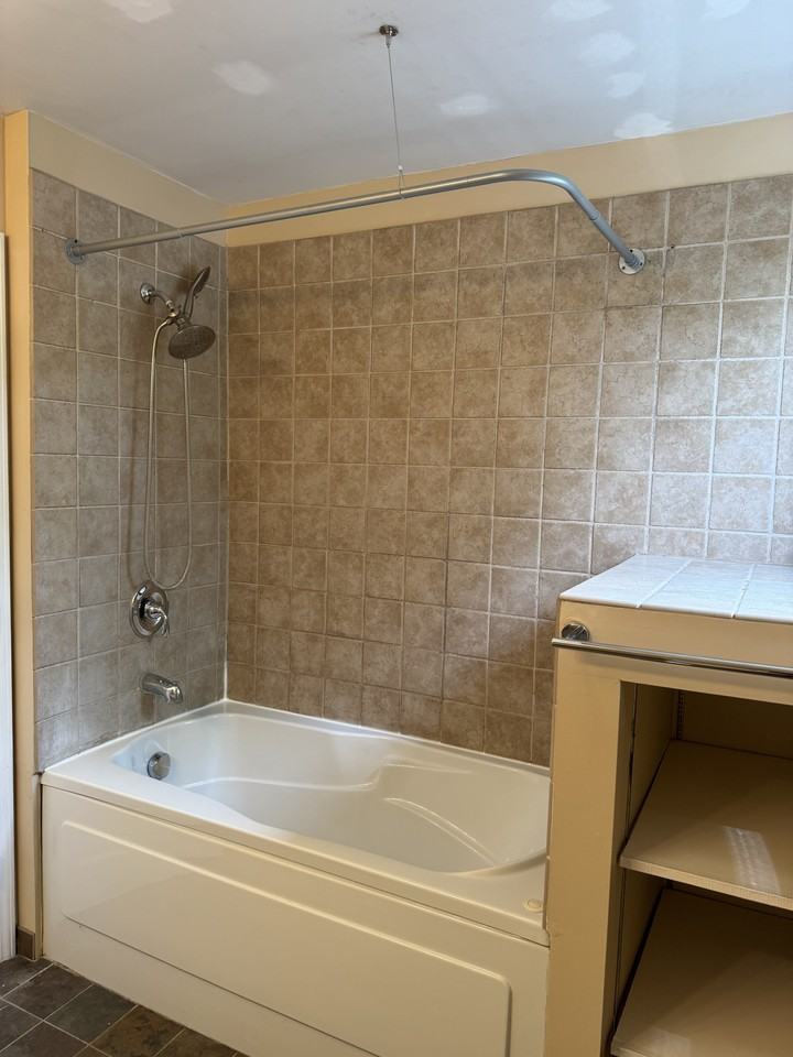 157 Grand St #1 - Photo 5 of 20