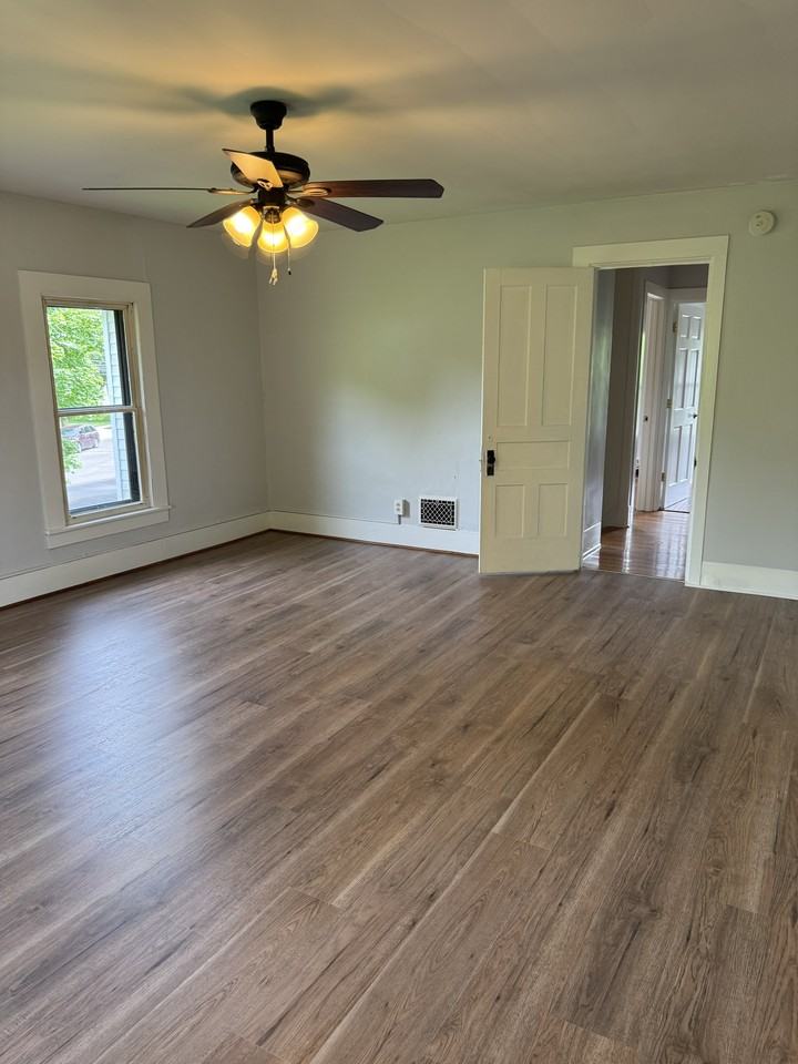 157 Grand St #1 - Photo 7 of 20