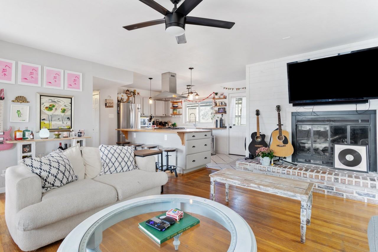 2219 Farragut Ave #1 - Photo 7 of 26