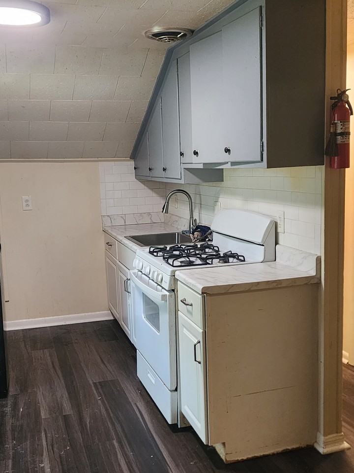 69 Glenwood Ave #3 - Photo 3 of 7