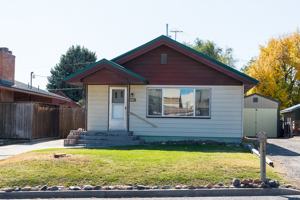featured image of 1060 Sw 5th Ave #1