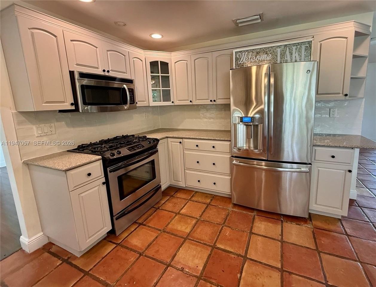 12620 Sw 114th Ave - Photo 4 of 27
