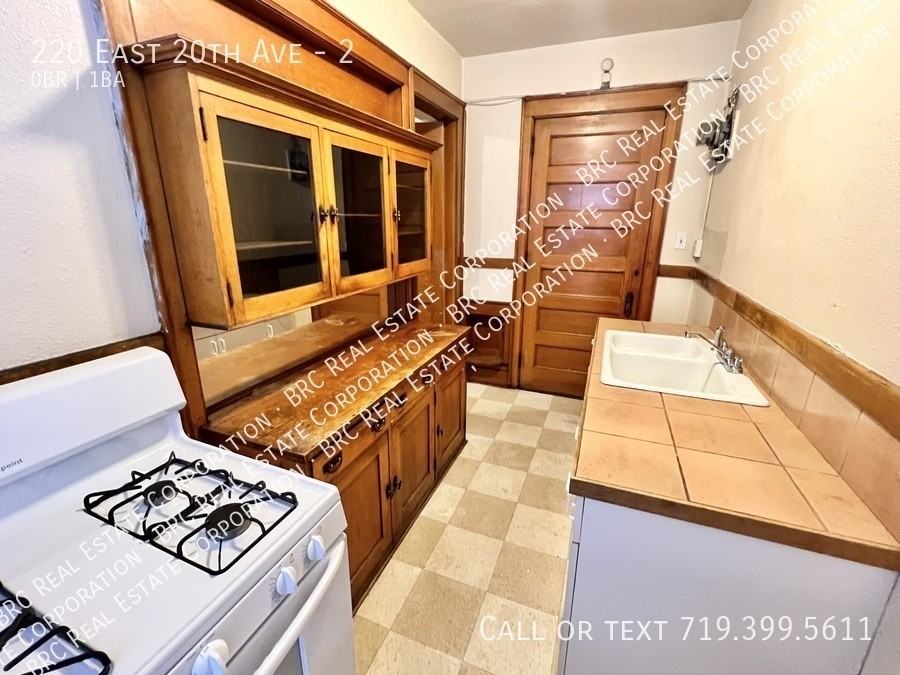 Cross Apartments - Photo 3 of 19