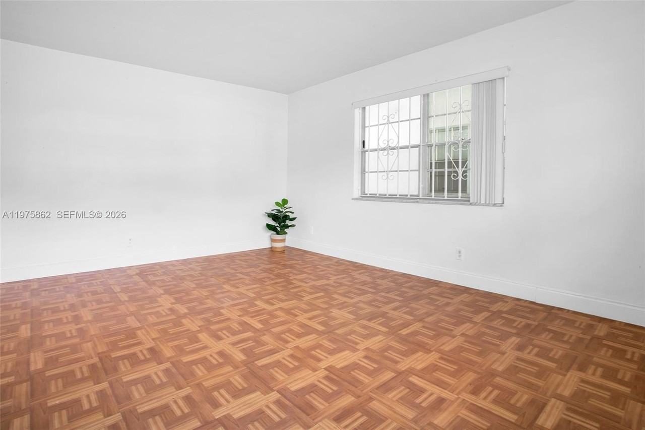 1836 Arthur St #9 - Photo 4 of 35