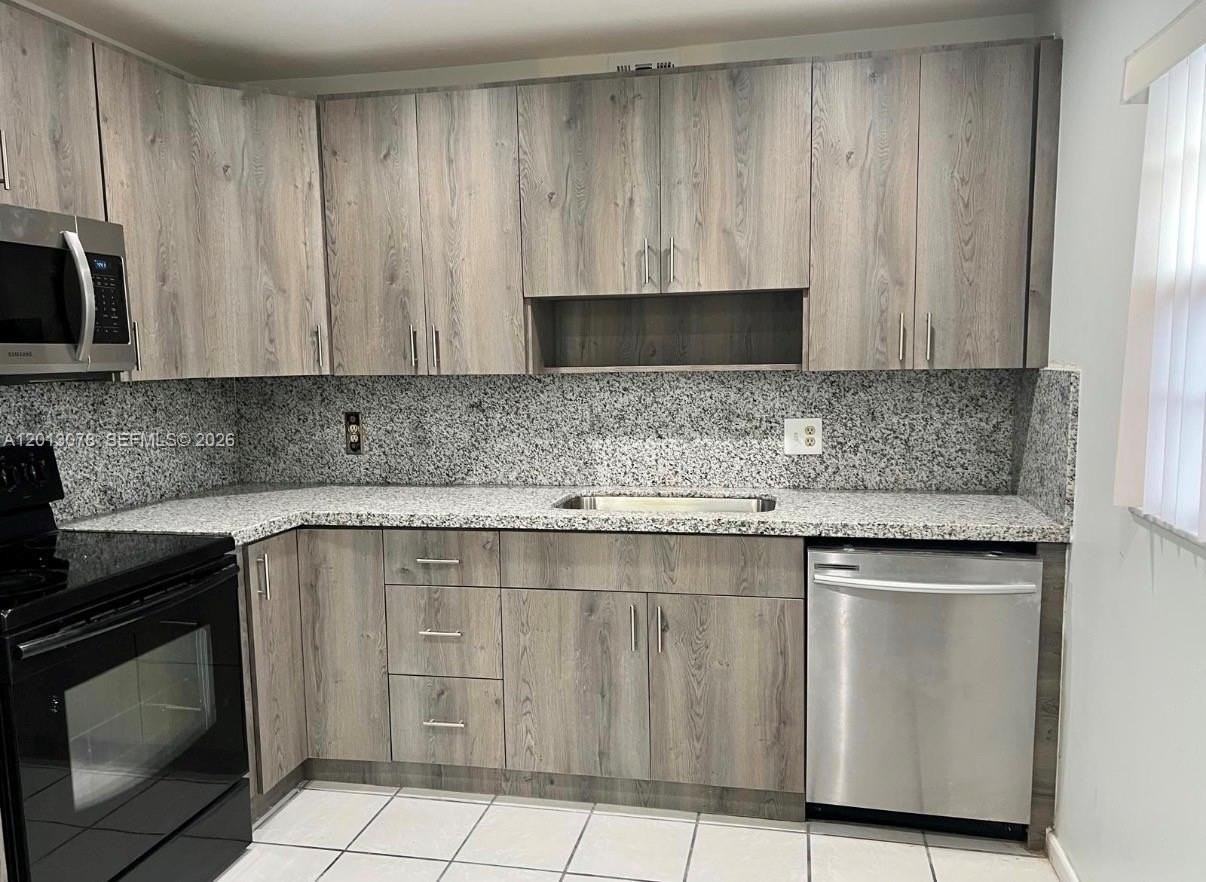 150 Sw 134th Way #314R - Photo 3 of 11