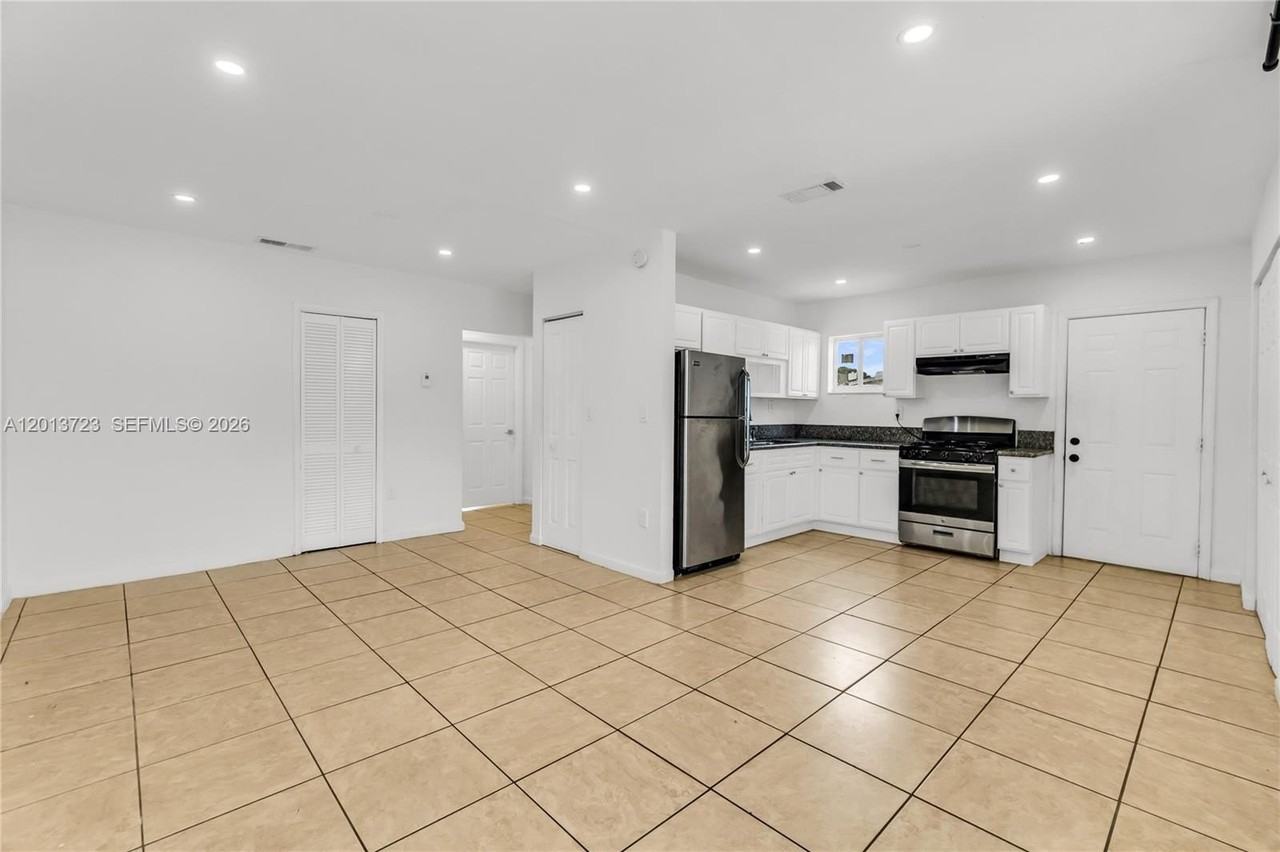 3632 Nw 194th Ter #3632 - Photo 4 of 27