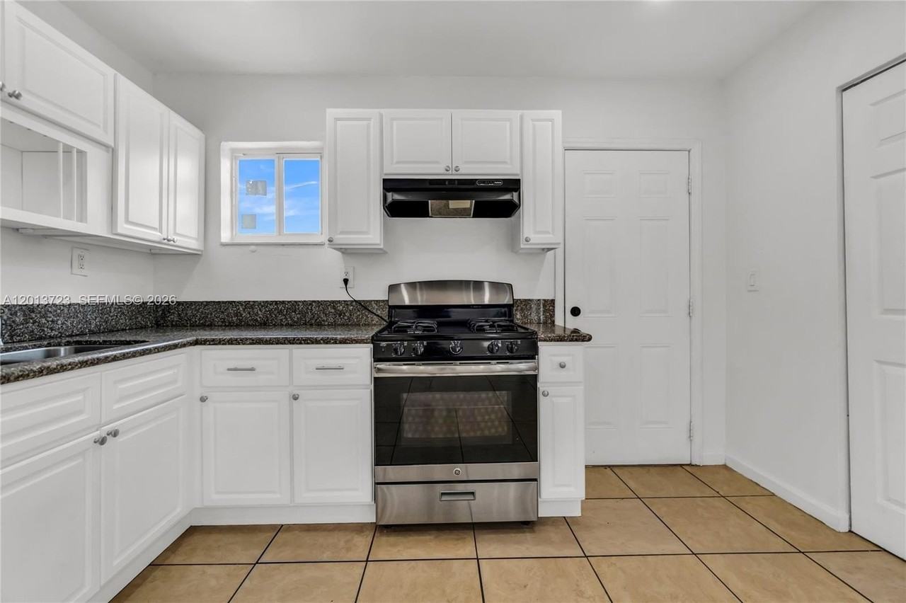 3632 Nw 194th Ter #3632 - Photo 5 of 27