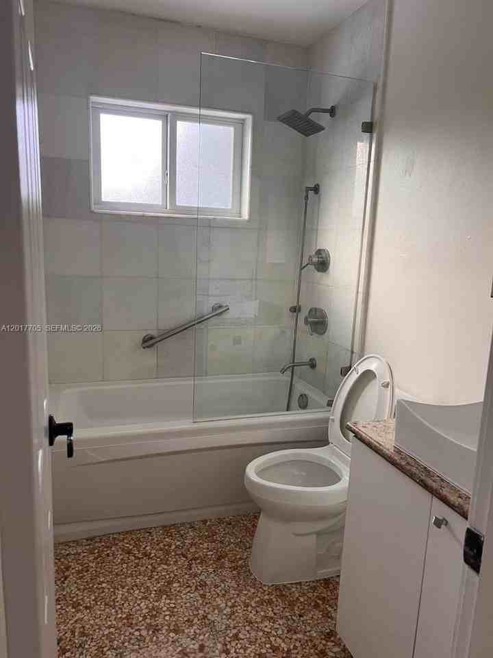 9770 Sw 77th Ter - Photo 3 of 5